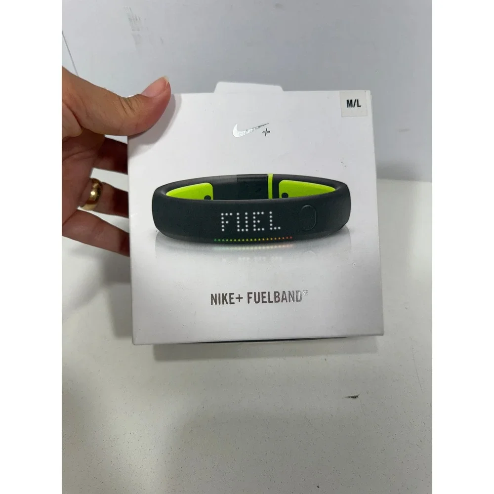 Nike+ FuelBand SE Black Volt Fitness Tracker Smart Band WM0110-071 M/L